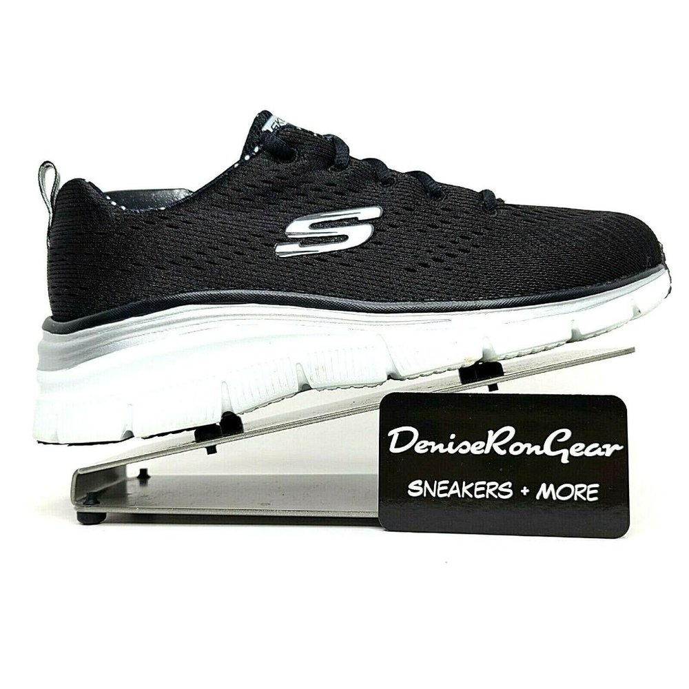 Skechers Womens Black Athletic Sneaker Shoes Sz 9
